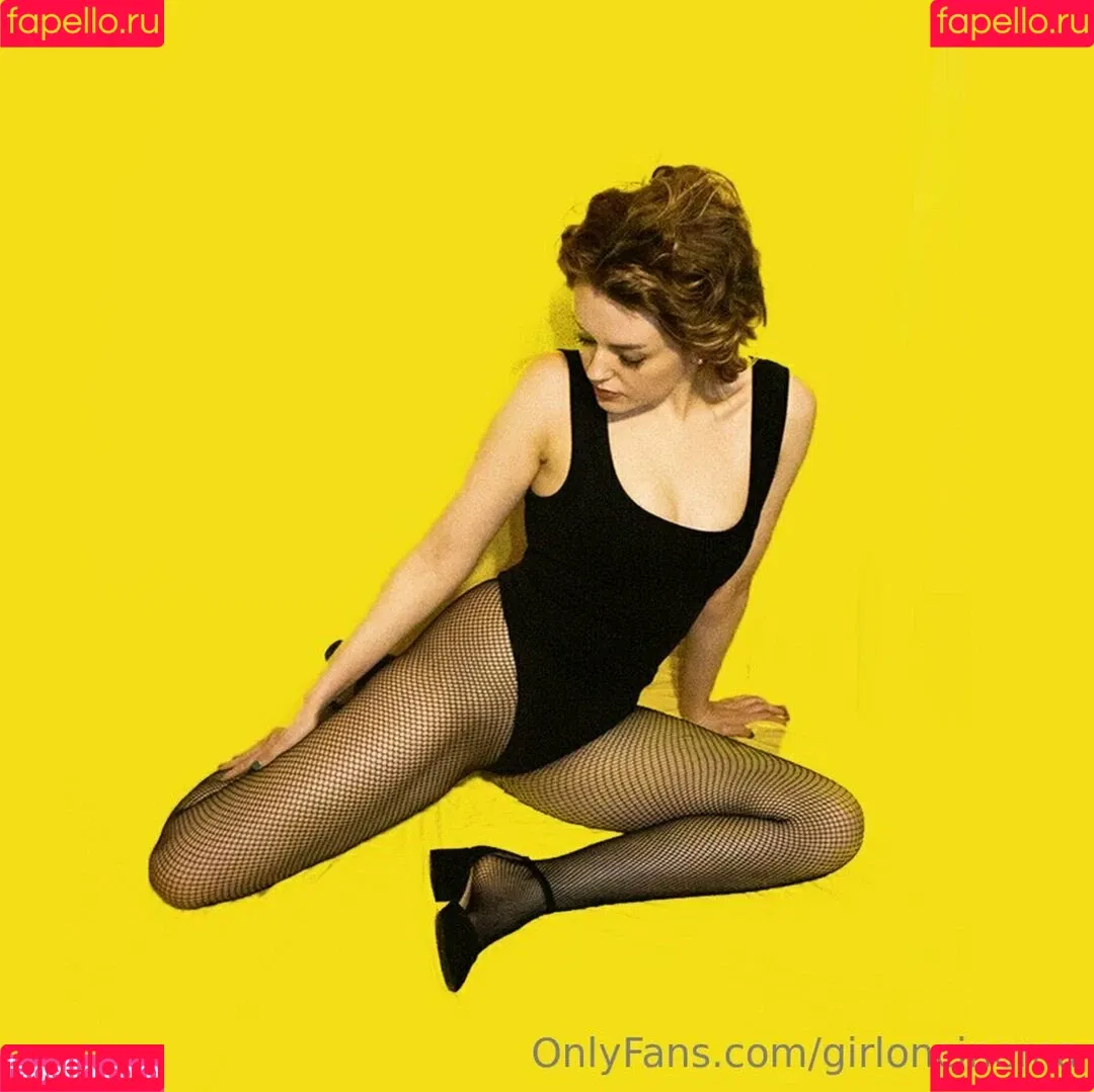 Girl On Cinema Onlyfans Photo Gallery 
