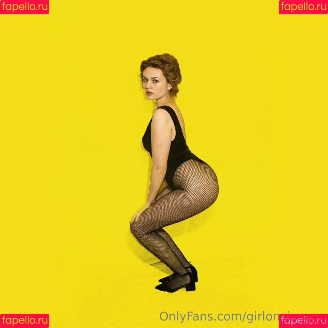 Girl On Cinema Onlyfans Photo Gallery 