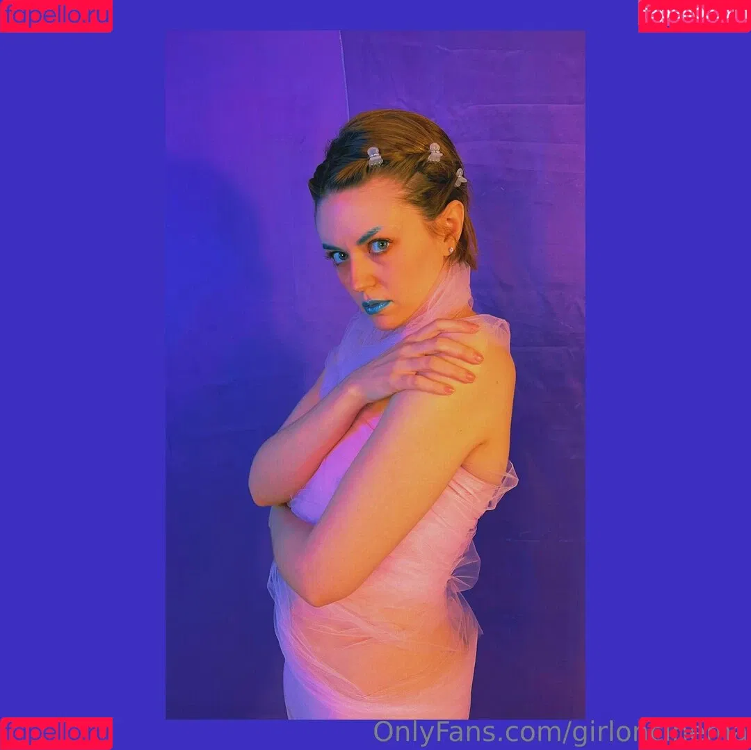 Girl On Cinema Onlyfans Photo Gallery 