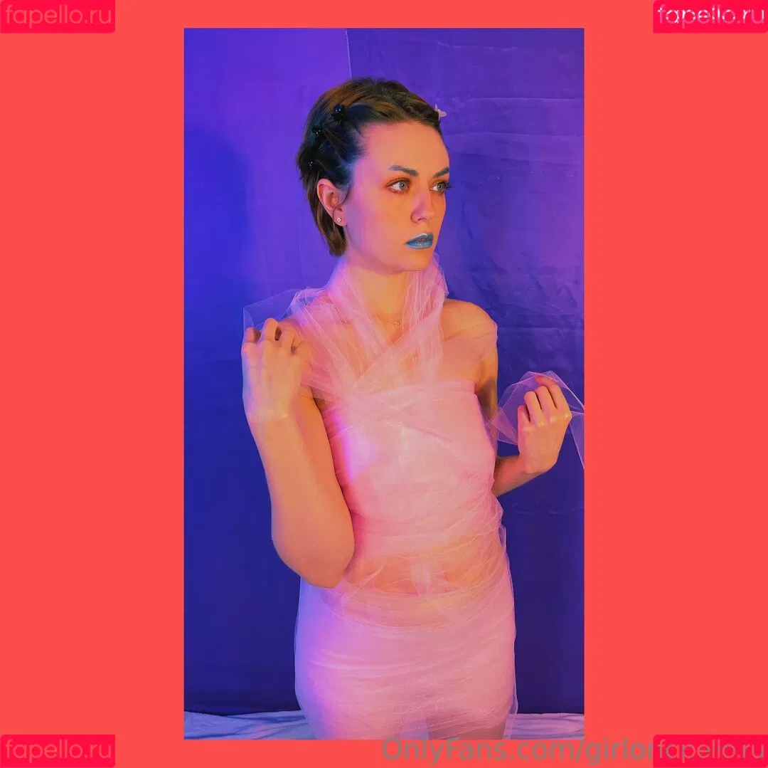 Girl On Cinema Onlyfans Photo Gallery 