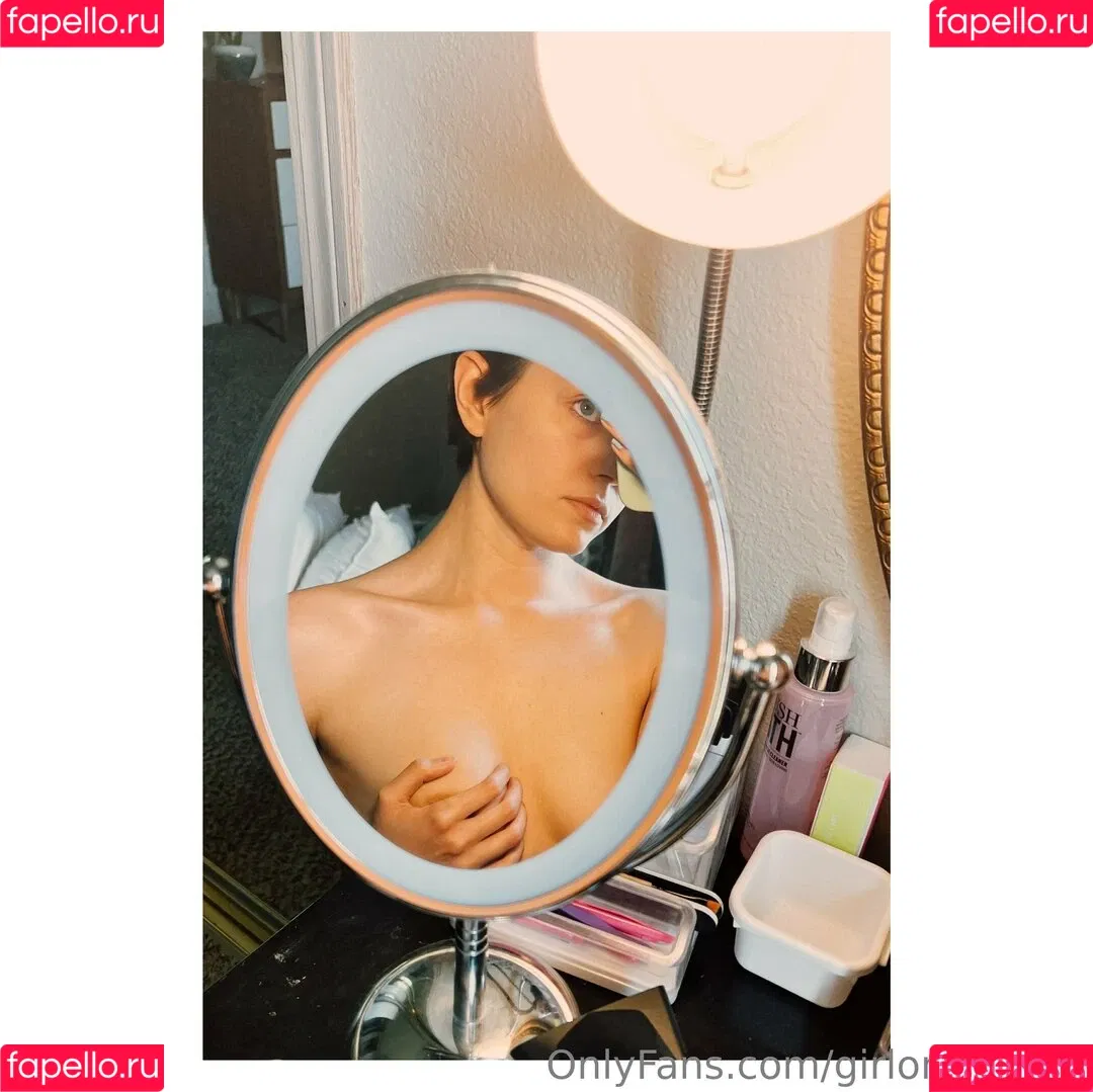 Girl On Cinema Onlyfans Photo Gallery 