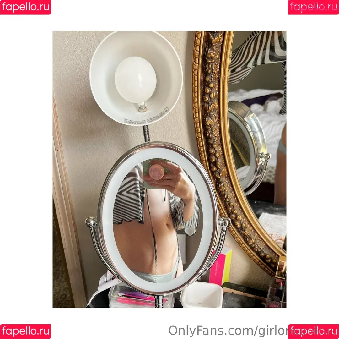 Girl On Cinema Onlyfans Photo Gallery 
