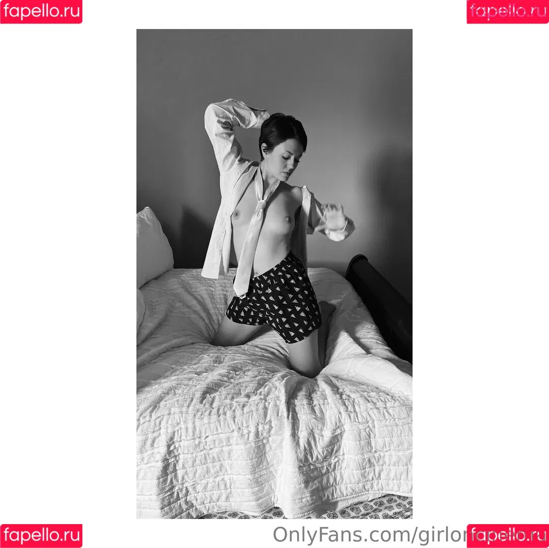 Girl On Cinema Onlyfans Photo Gallery 