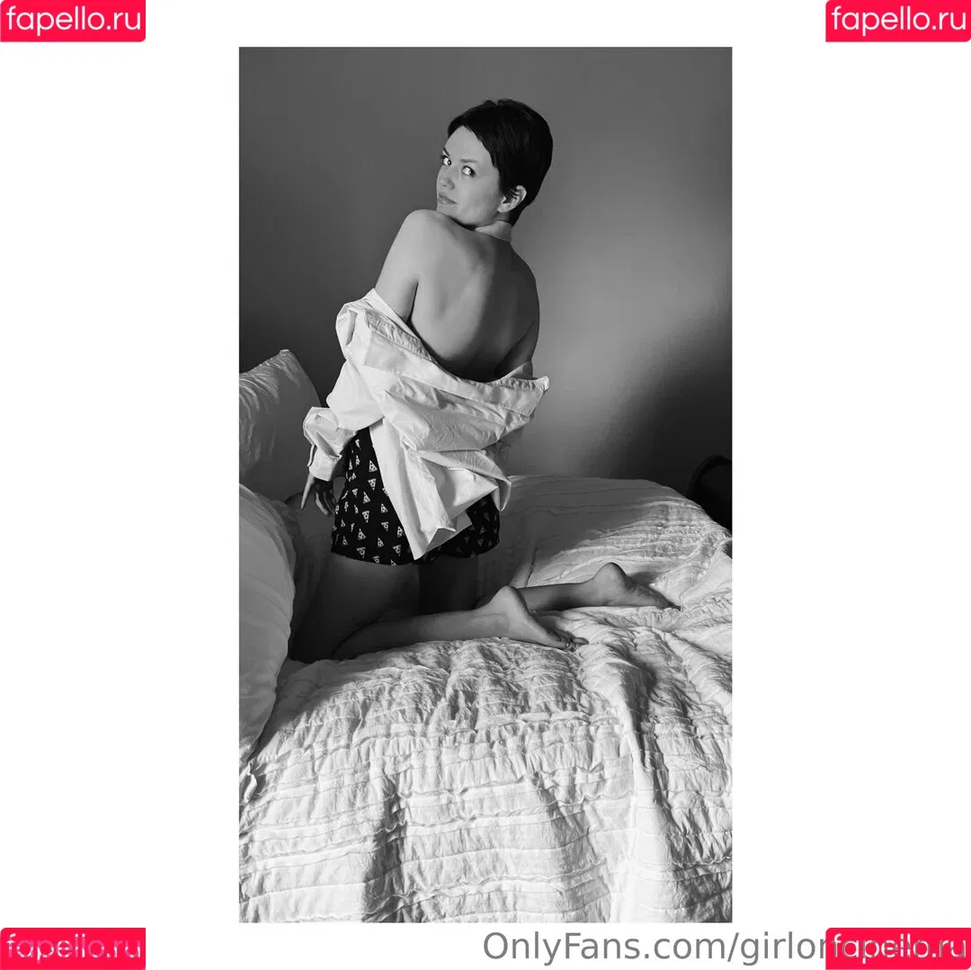 Girl On Cinema Onlyfans Photo Gallery 