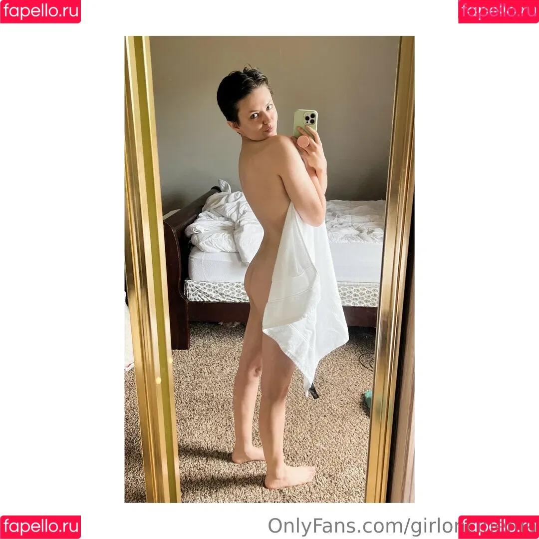 Girl On Cinema Onlyfans Photo Gallery 