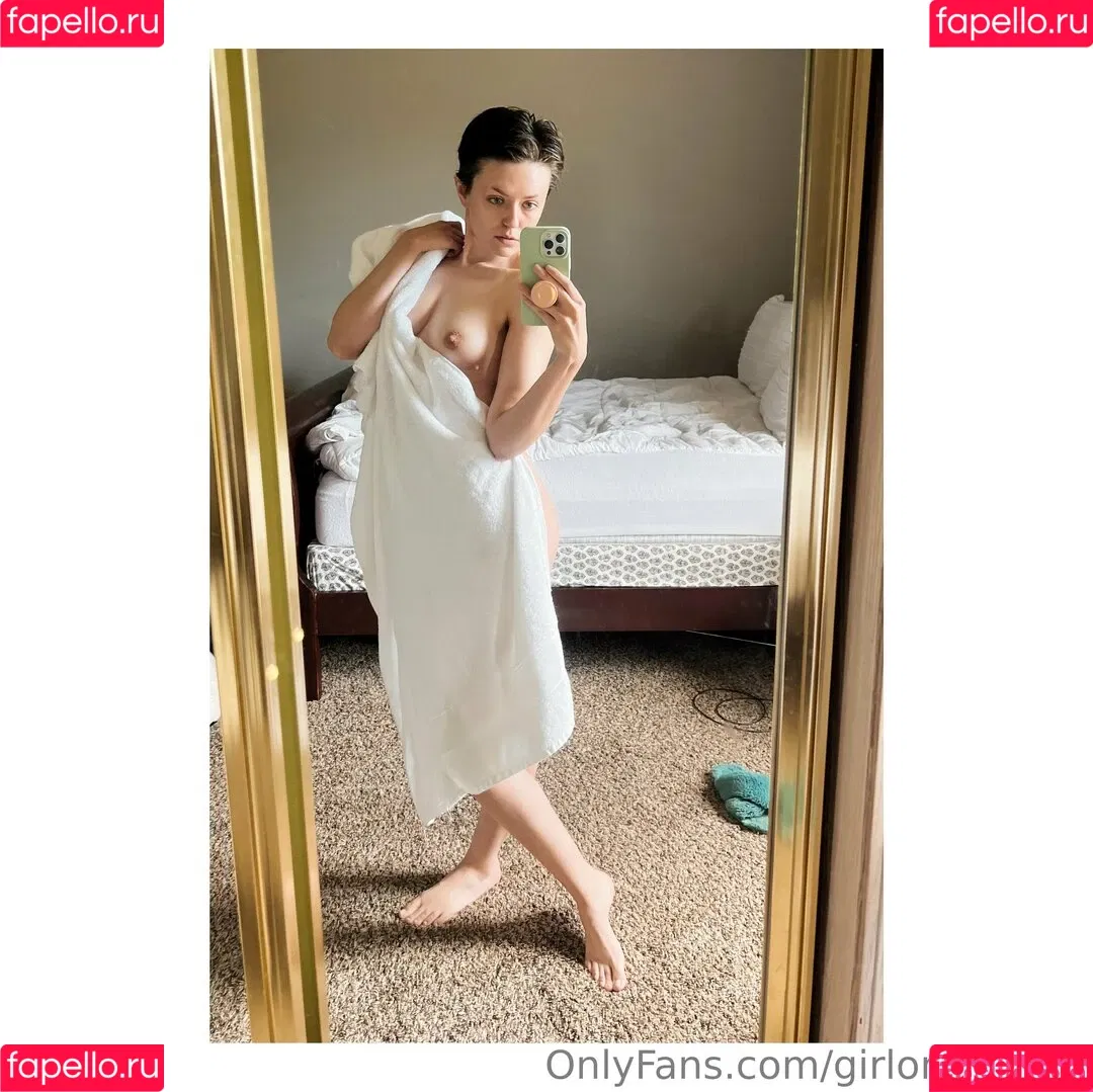 Girl On Cinema Onlyfans Photo Gallery 