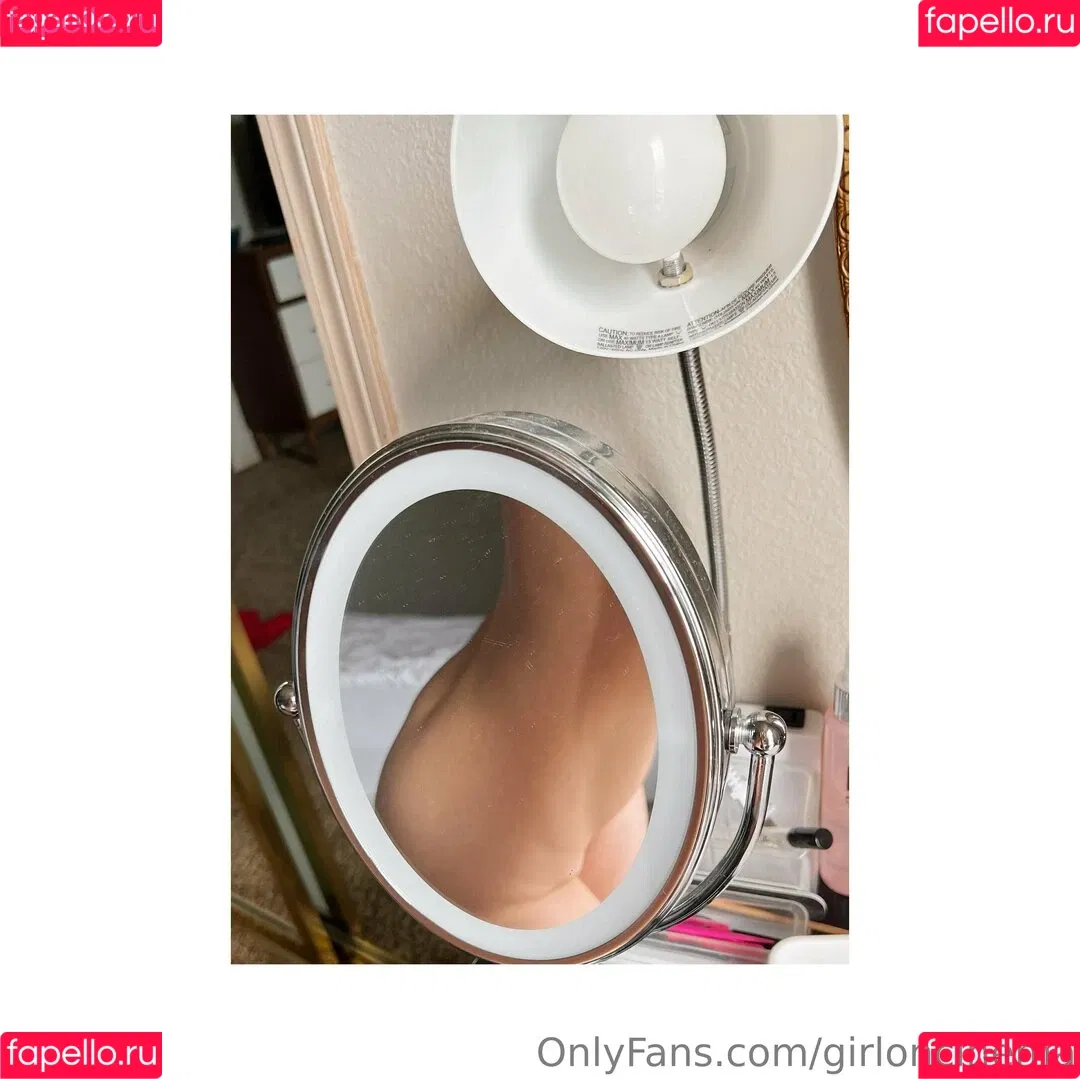 Girl On Cinema Onlyfans Photo Gallery 