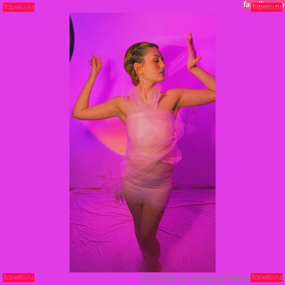 Girl On Cinema Onlyfans Photo Gallery 