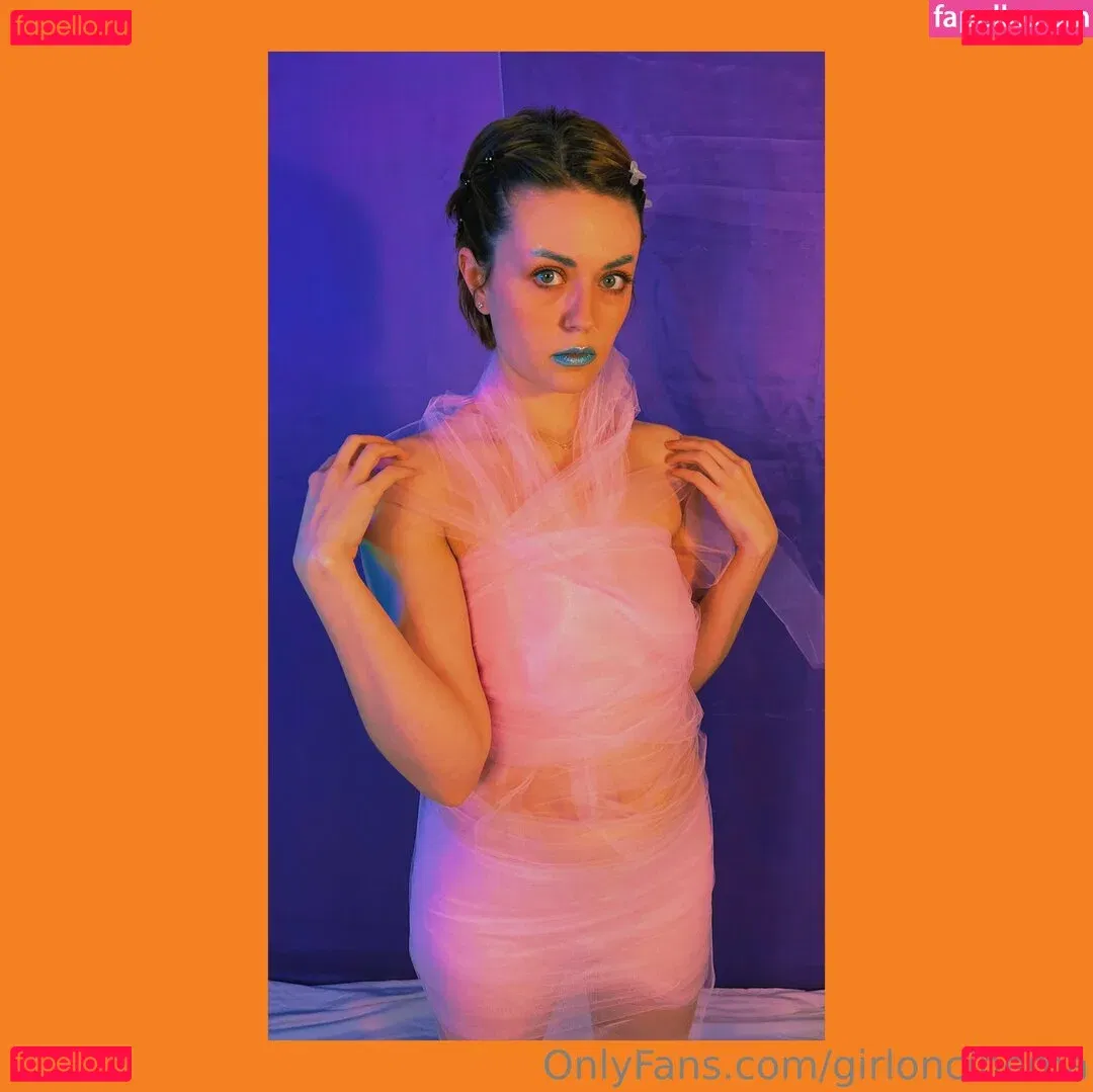 Girl On Cinema Onlyfans Photo Gallery 