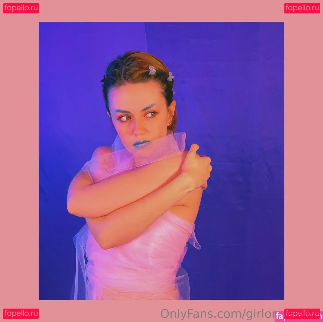 Girl On Cinema Onlyfans Photo Gallery 