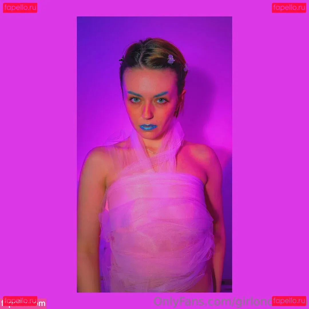 Girl On Cinema Onlyfans Photo Gallery 