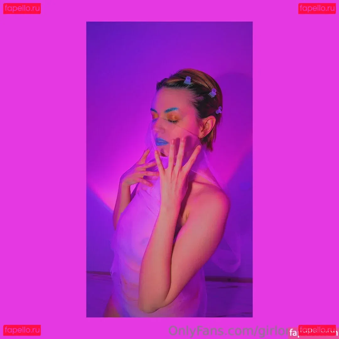 Girl On Cinema Onlyfans Photo Gallery 