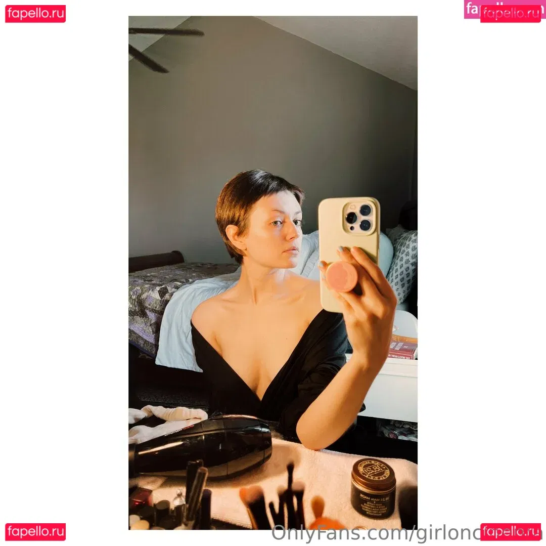 Girl On Cinema Onlyfans Photo Gallery 