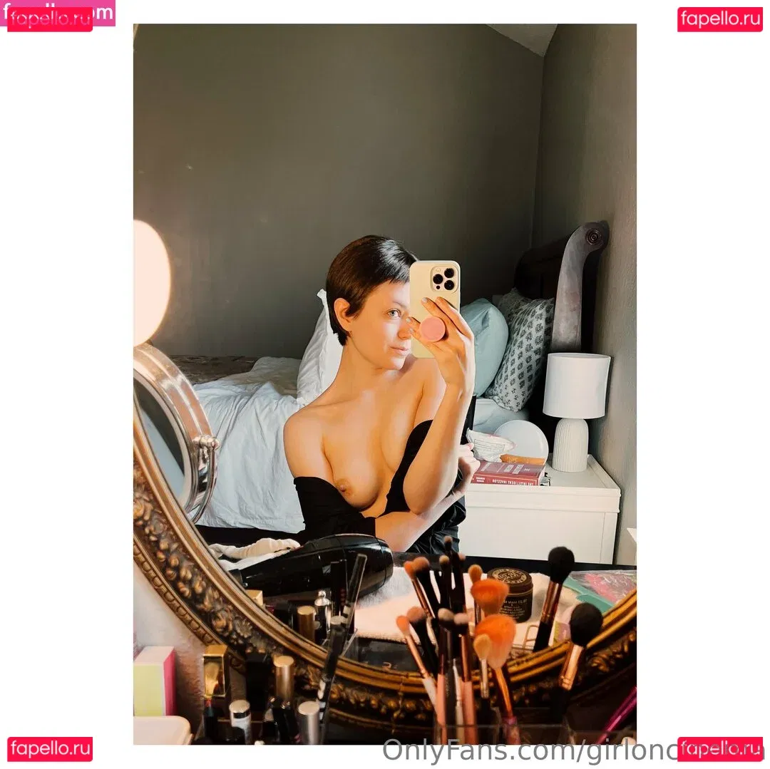 Girl On Cinema Onlyfans Photo Gallery 