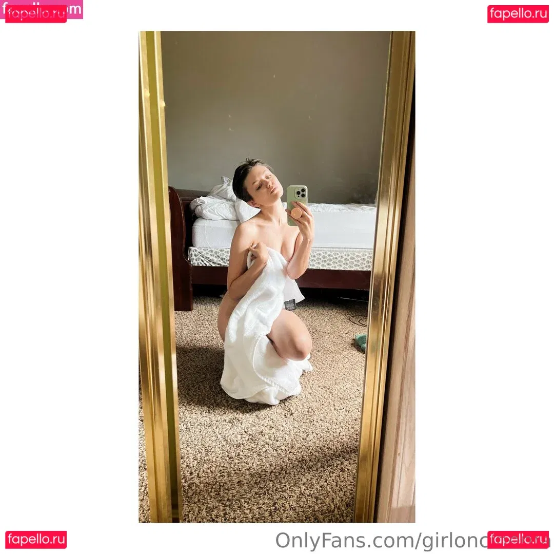 Girl On Cinema Onlyfans Photo Gallery 