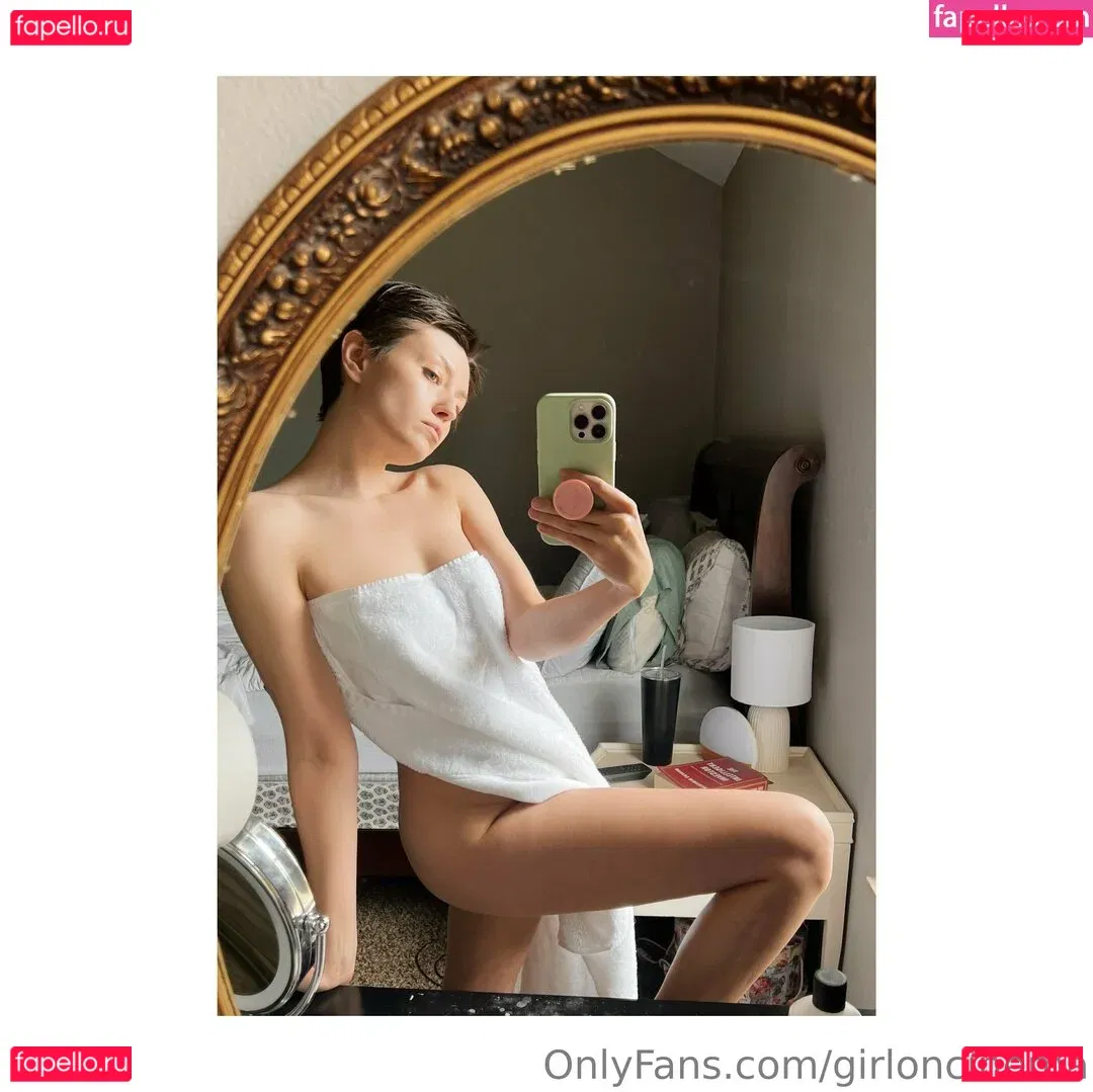Girl On Cinema Onlyfans Photo Gallery 