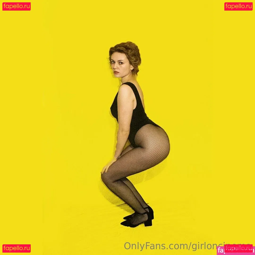 Girl On Cinema Onlyfans Photo Gallery 