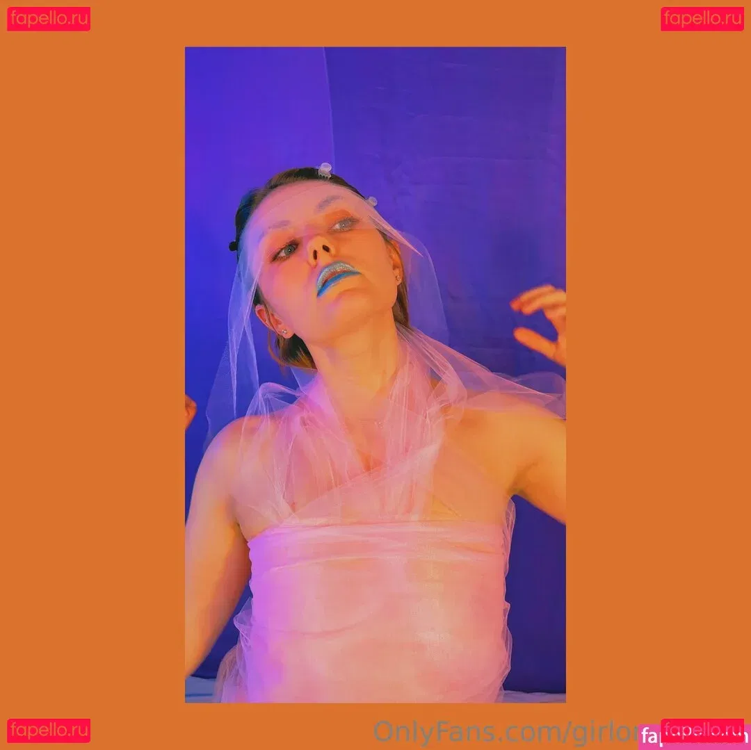 Girl On Cinema Onlyfans Photo Gallery 