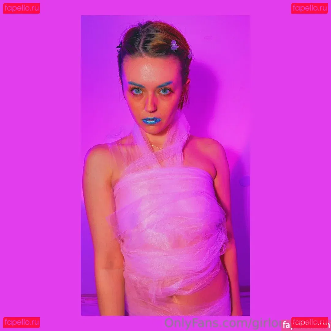 Girl On Cinema Onlyfans Photo Gallery 