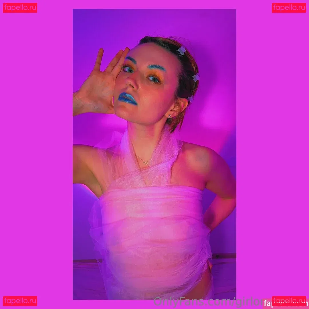 Girl On Cinema Onlyfans Photo Gallery 