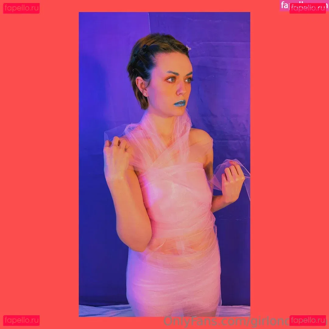 Girl On Cinema Onlyfans Photo Gallery 