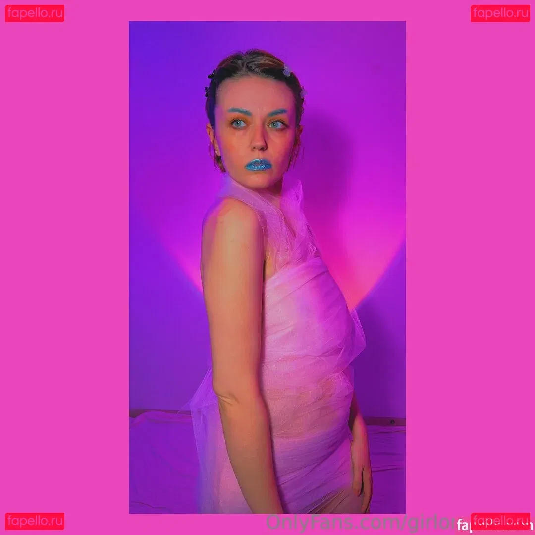 Girl On Cinema Onlyfans Photo Gallery 