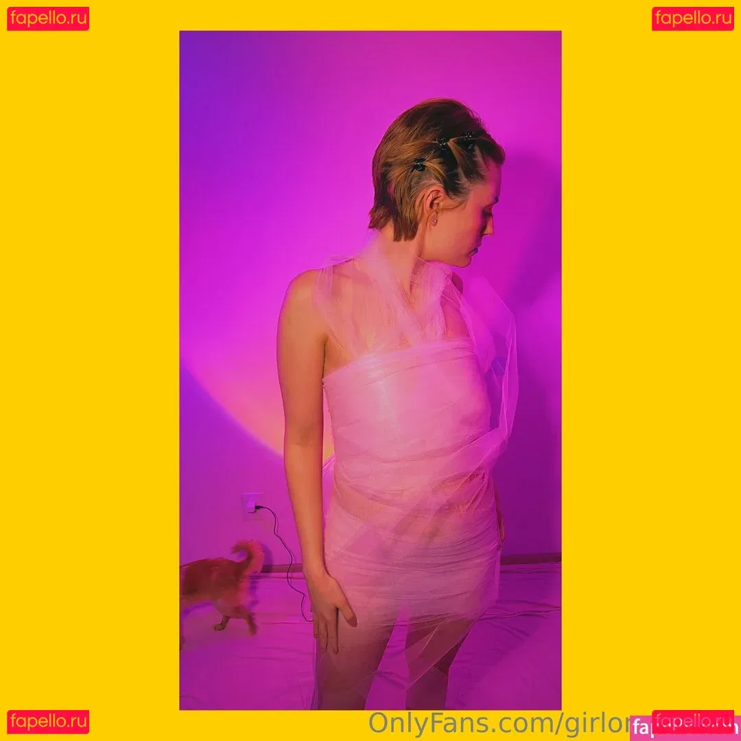 Girl On Cinema Onlyfans Photo Gallery 