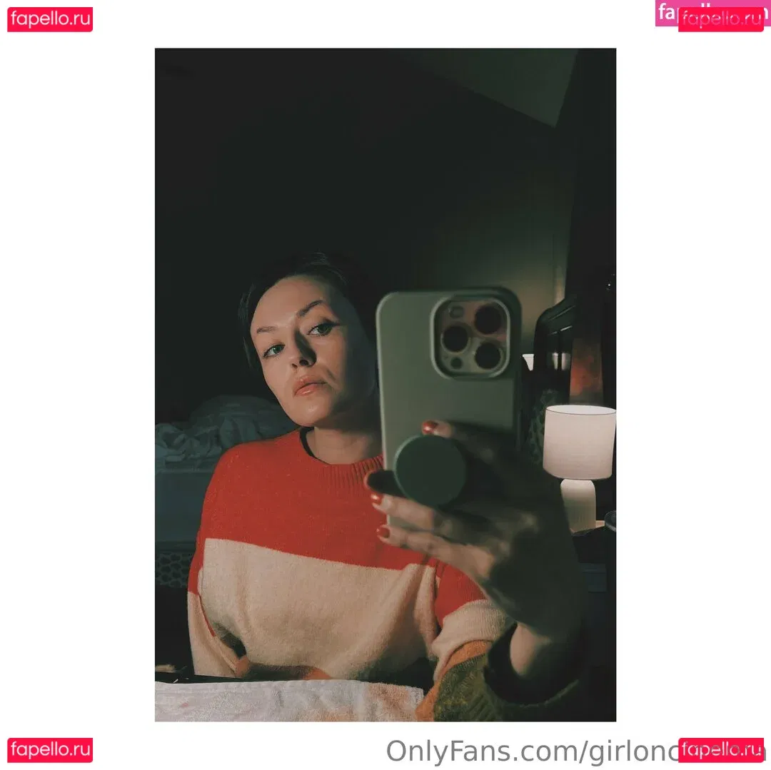 Girl On Cinema Onlyfans Photo Gallery 