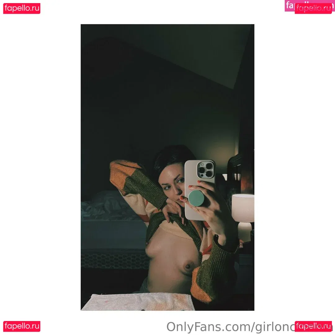 Girl On Cinema Onlyfans Photo Gallery 