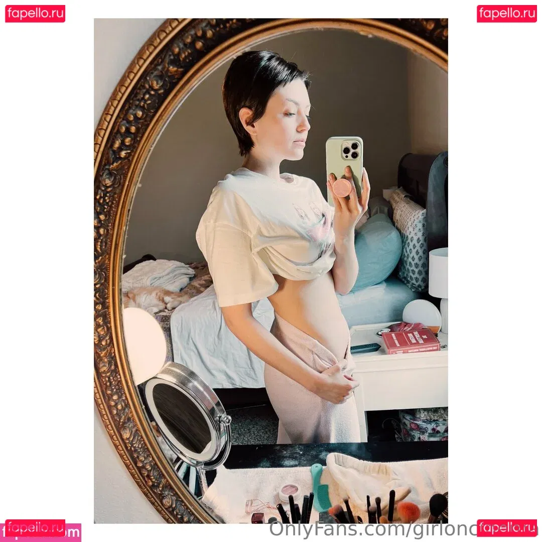 Girl On Cinema Onlyfans Photo Gallery 