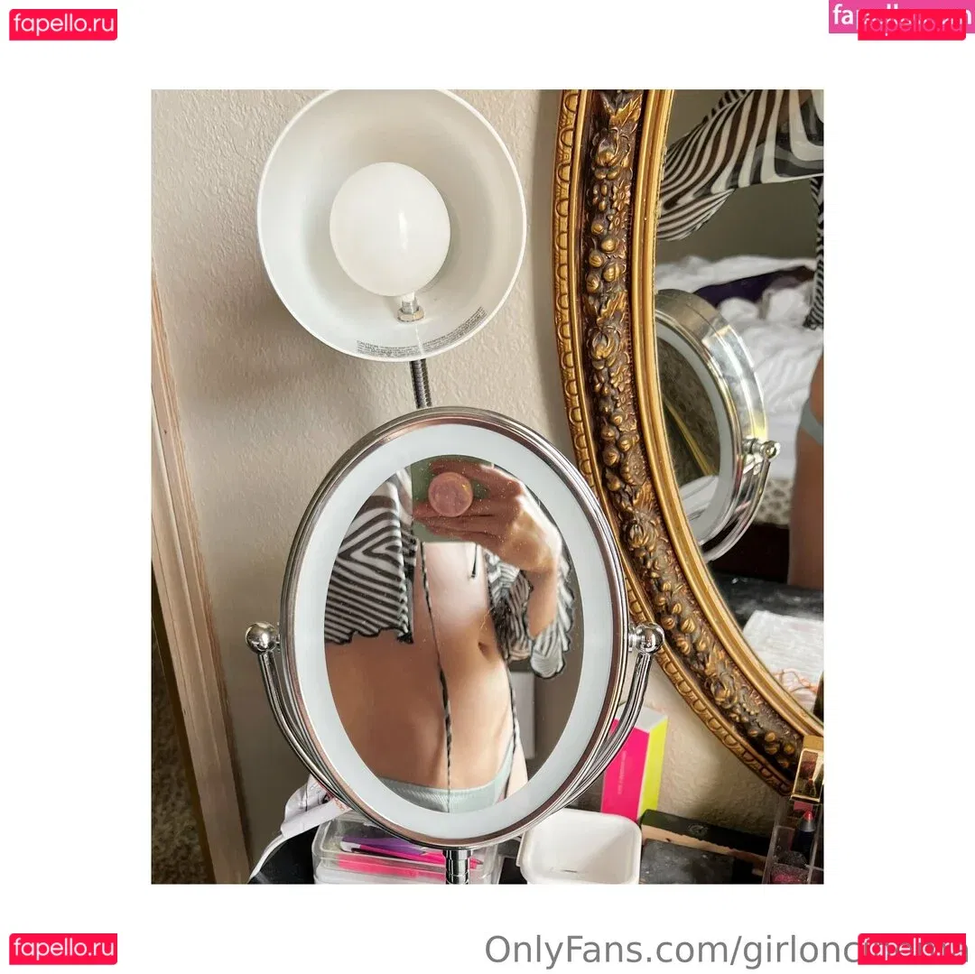 Girl On Cinema Onlyfans Photo Gallery 