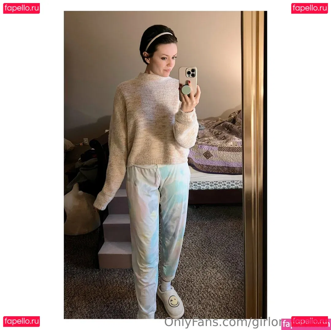 Girl On Cinema Onlyfans Photo Gallery 