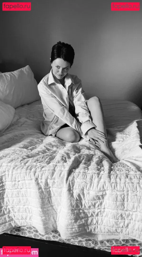 Girl On Cinema Onlyfans Photo Gallery 