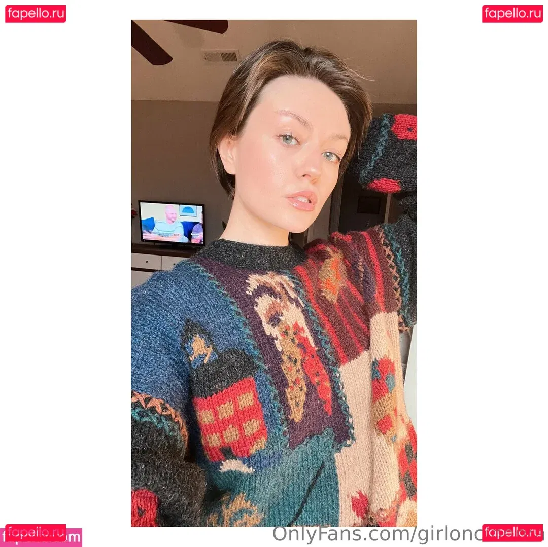 Girl On Cinema Onlyfans Photo Gallery 