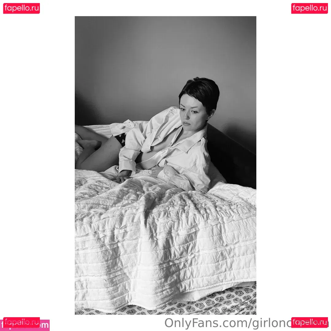 Girl On Cinema Onlyfans Photo Gallery 