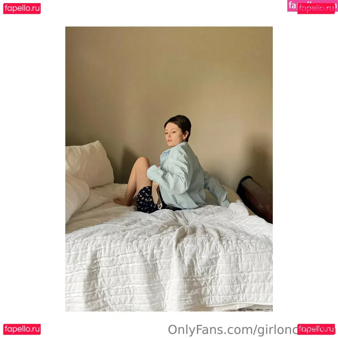Girl On Cinema Onlyfans Photo Gallery 