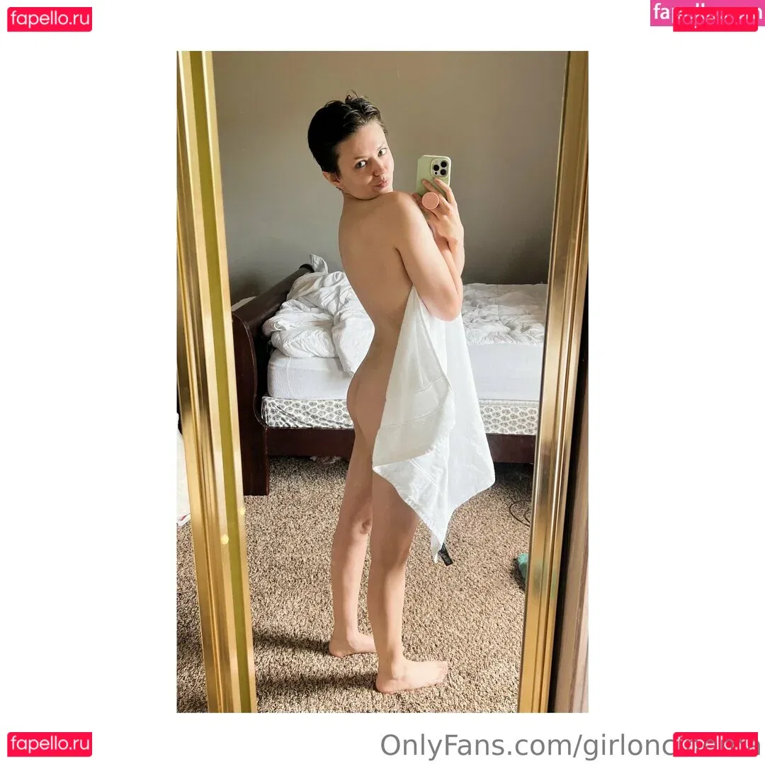 Girl On Cinema Onlyfans Photo Gallery 