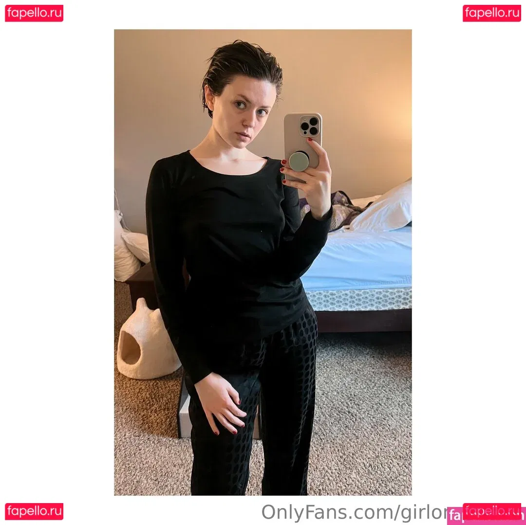 Girl On Cinema Onlyfans Photo Gallery 