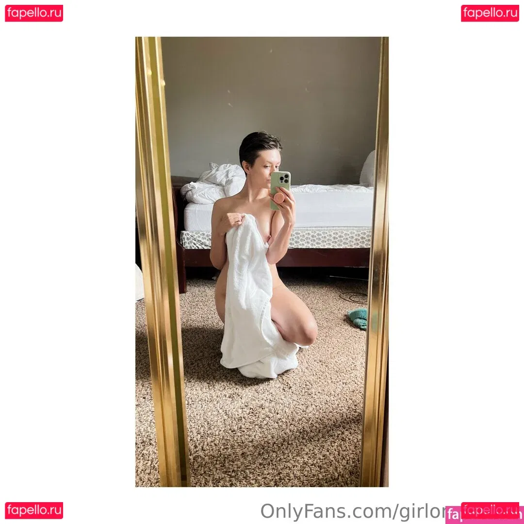 Girl On Cinema Onlyfans Photo Gallery 