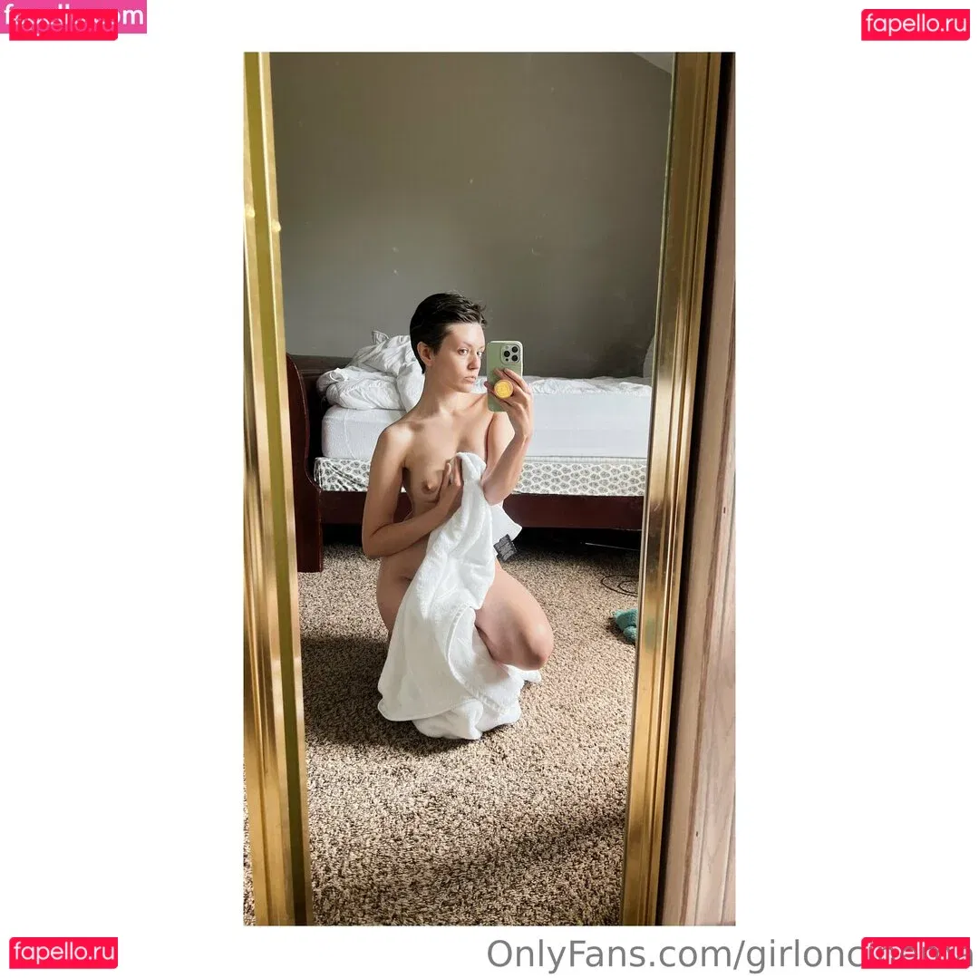 Girl On Cinema Onlyfans Photo Gallery 