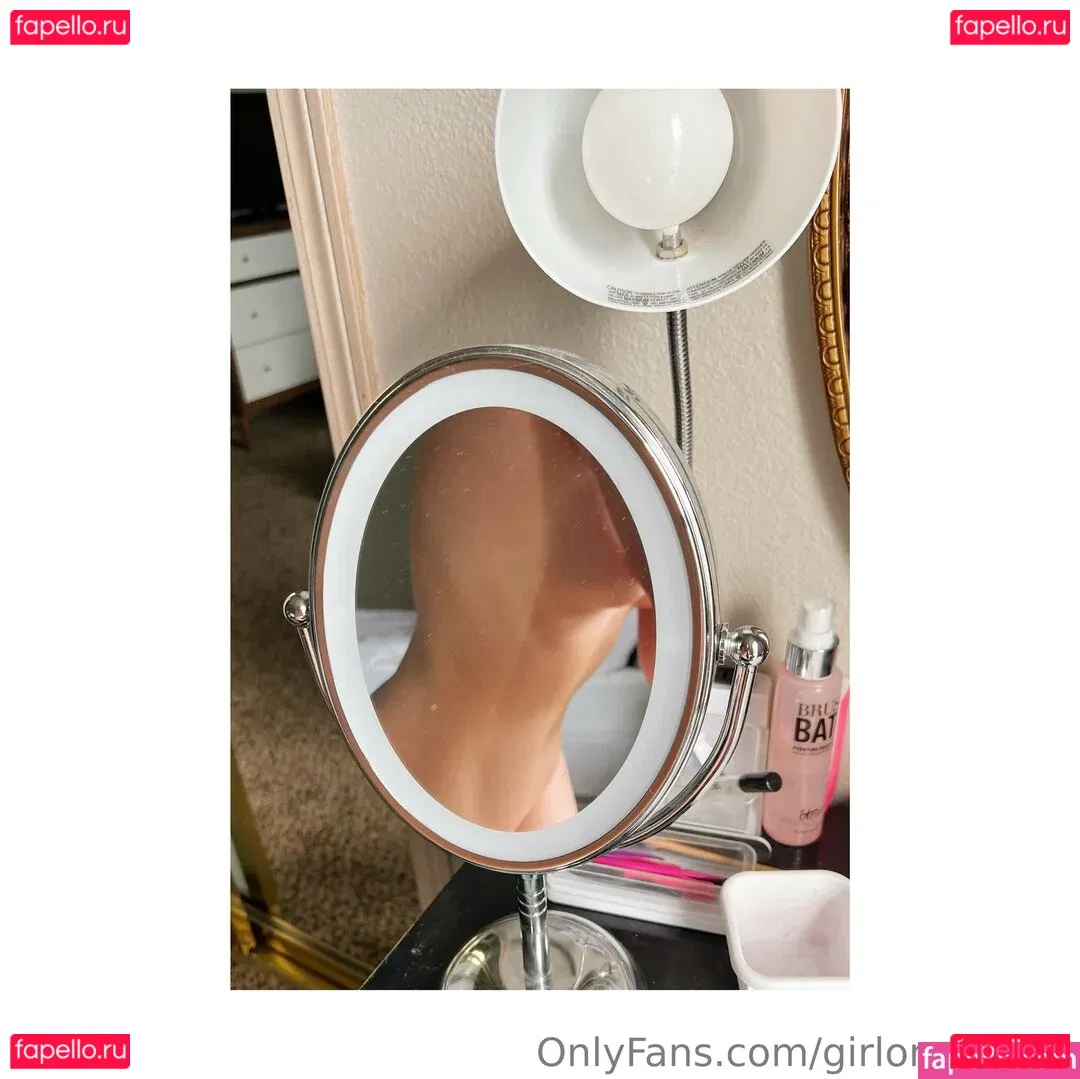 Girl On Cinema Onlyfans Photo Gallery 