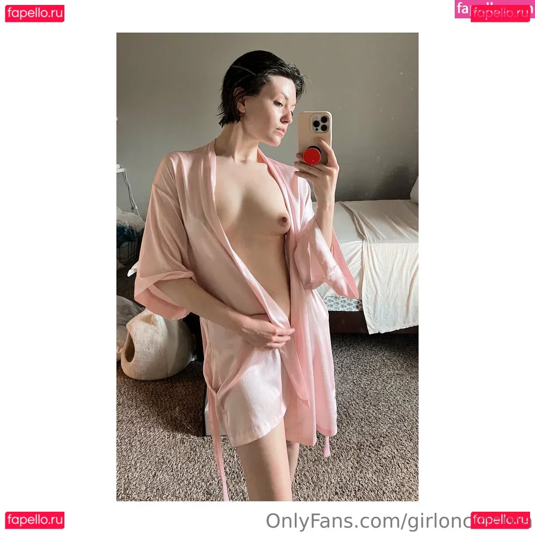 Girl On Cinema Onlyfans Photo Gallery 