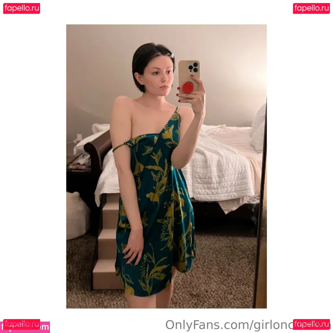Girl On Cinema Onlyfans Photo Gallery 