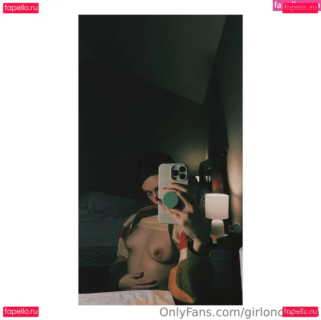 Girl On Cinema Onlyfans Photo Gallery 