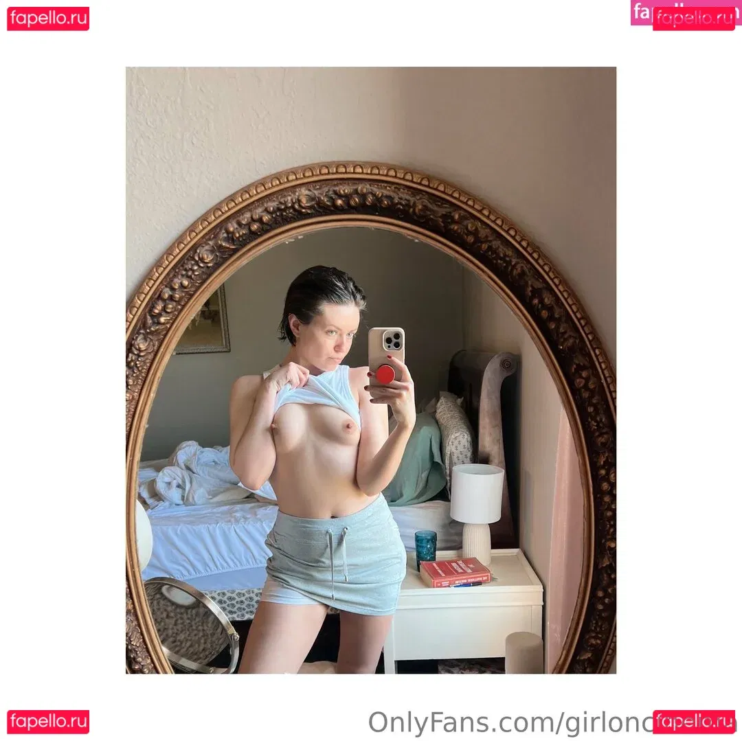 Girl On Cinema Onlyfans Photo Gallery 