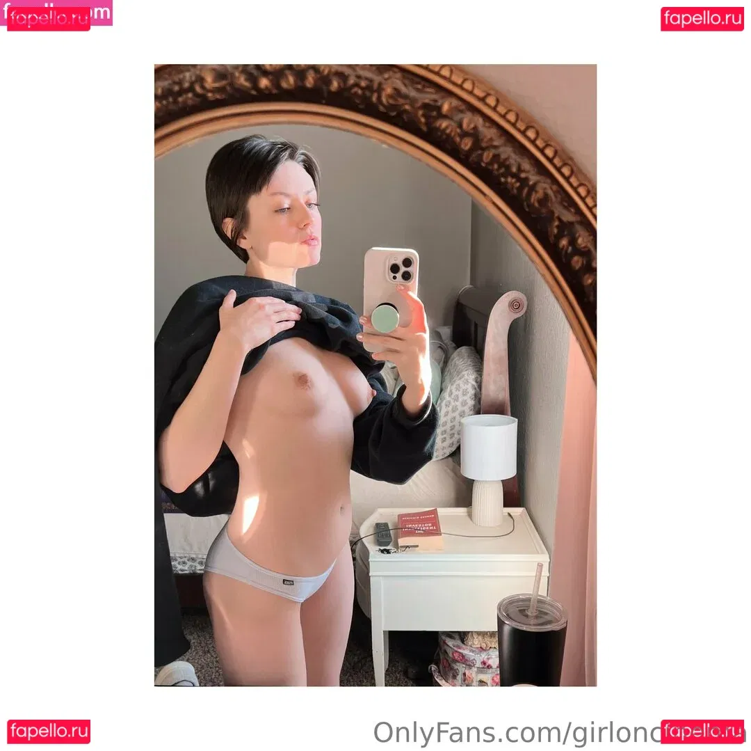 Girl On Cinema Onlyfans Photo Gallery 