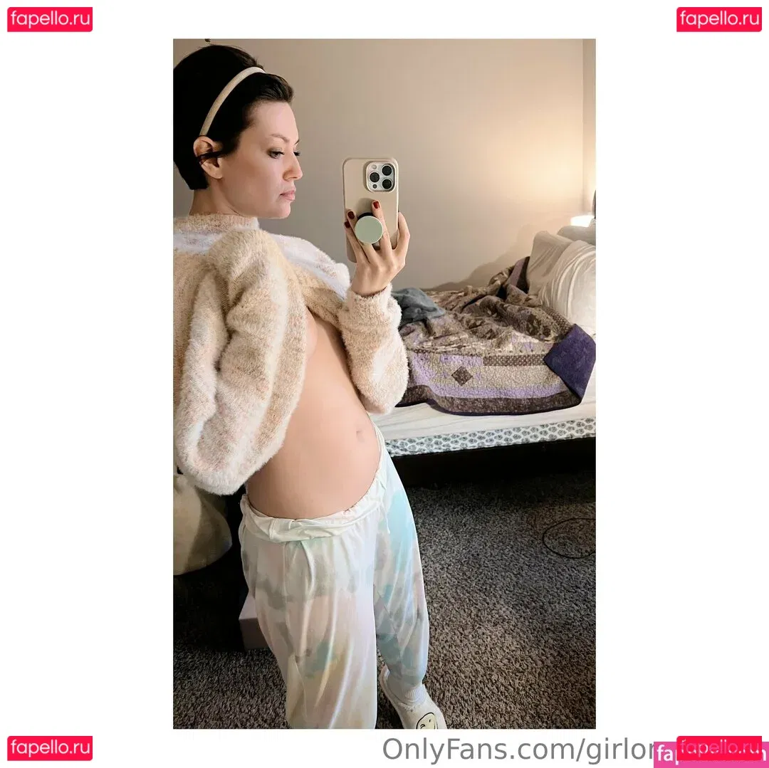 Girl On Cinema Onlyfans Photo Gallery 