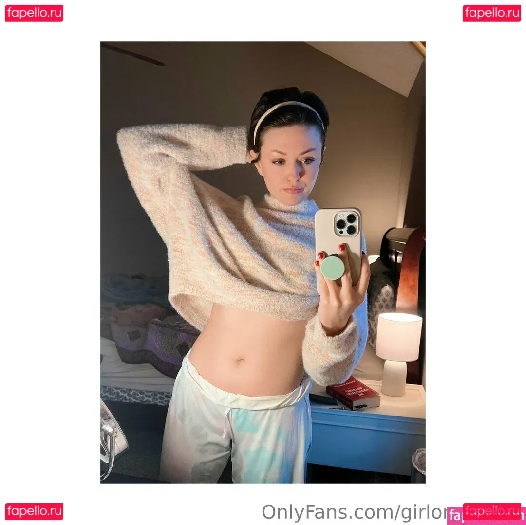 Girl On Cinema Onlyfans Photo Gallery 