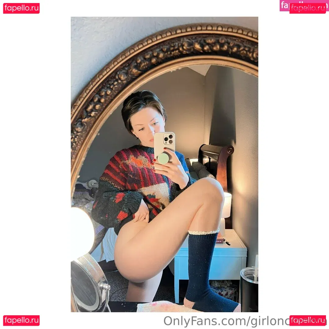 Girl On Cinema Onlyfans Photo Gallery 