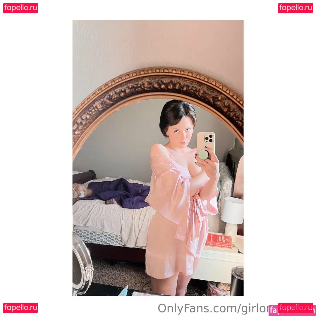 Girl On Cinema Onlyfans Photo Gallery 